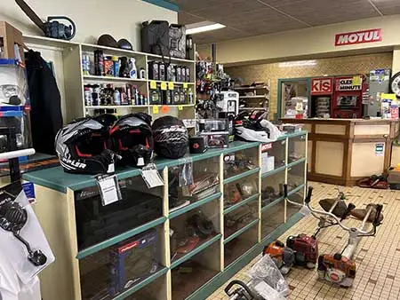 Image 15 de la galerie - QUEMENER CYCLES MOTOCULTURES